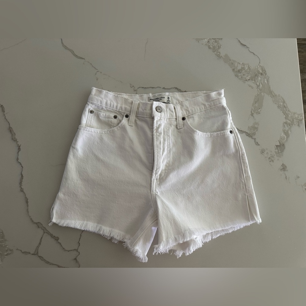 Abercrombie High Rise 4 inch Mom Shorts
